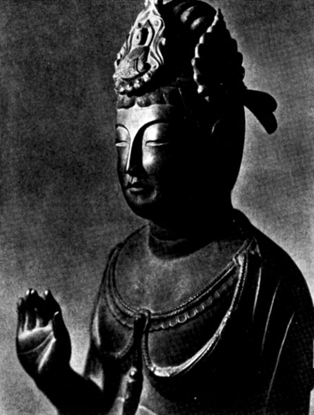40. Статуя Юмотагаэ-Каннон. Бронза. Конец VII - начало VIII  в. Монастырь Хорюдзи близ Нары. Фрагмент