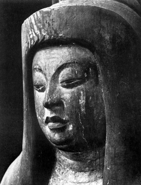 87. Статуя синтоистской богини. Раскрашенное дерево. IX в. Святилище Мацуо в Киото