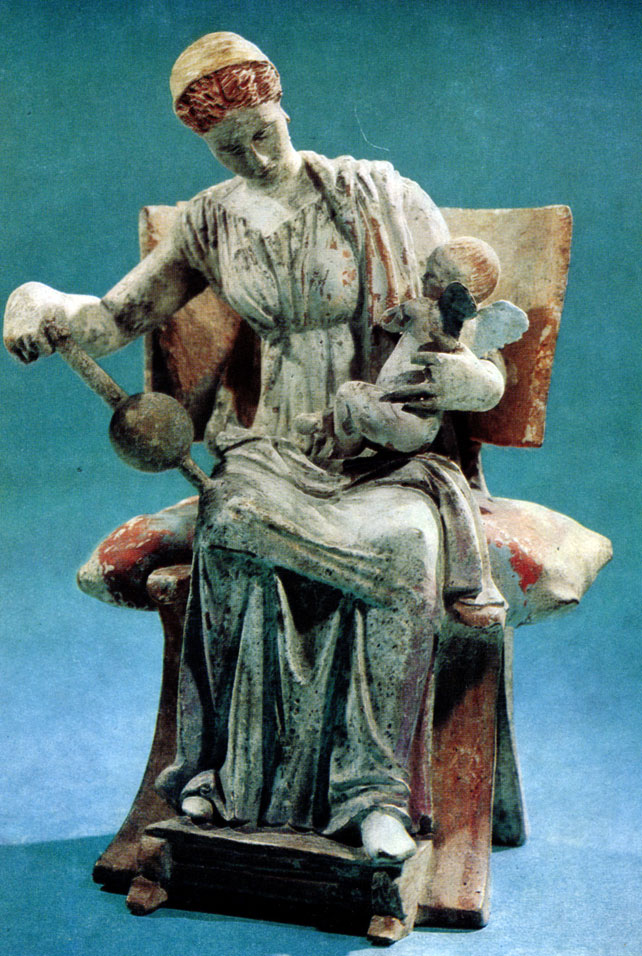 Сидящая Афродита с Эротом